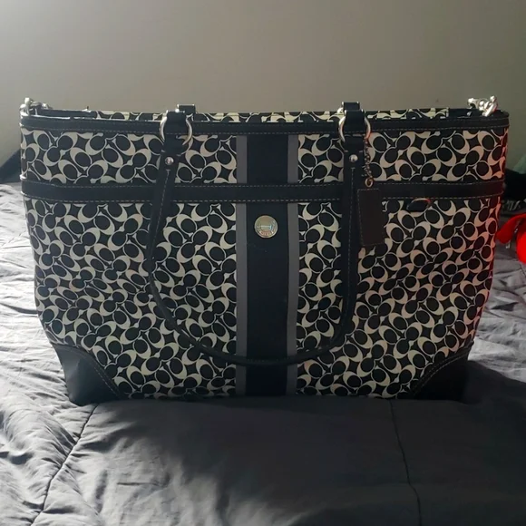 Coach diaper bag - Picture 1 of 6